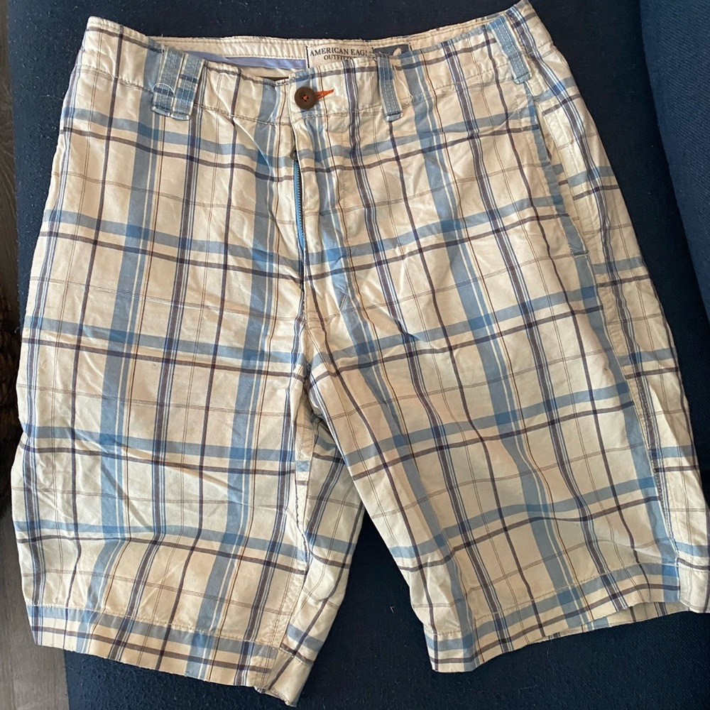 American Eagle Longer Length Plaid Shorts. Size 33. Soft white with blues.